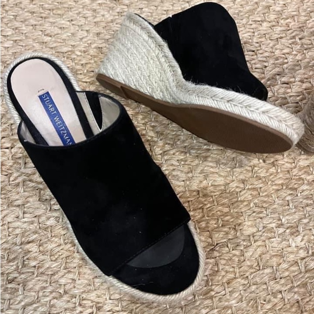 Stuart Weitzman suede open toe black wedges
Size 6 1/2
Excellent condition